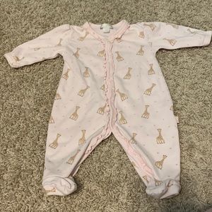 Sophie la Girafe by Kissy Kissy Sleeper size 3-6 months